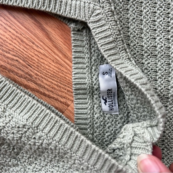 Hollister Knit Long Sleeve Crop Top in Sage Green - Picture 4 of 5